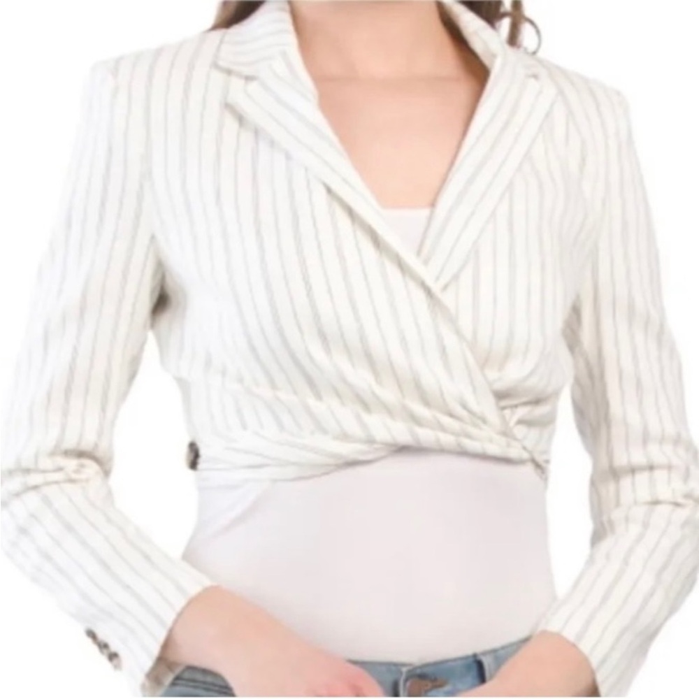NWT Zara white cropped striped blazer